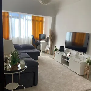 Apartamento An Elegant & Cozy, Amadora