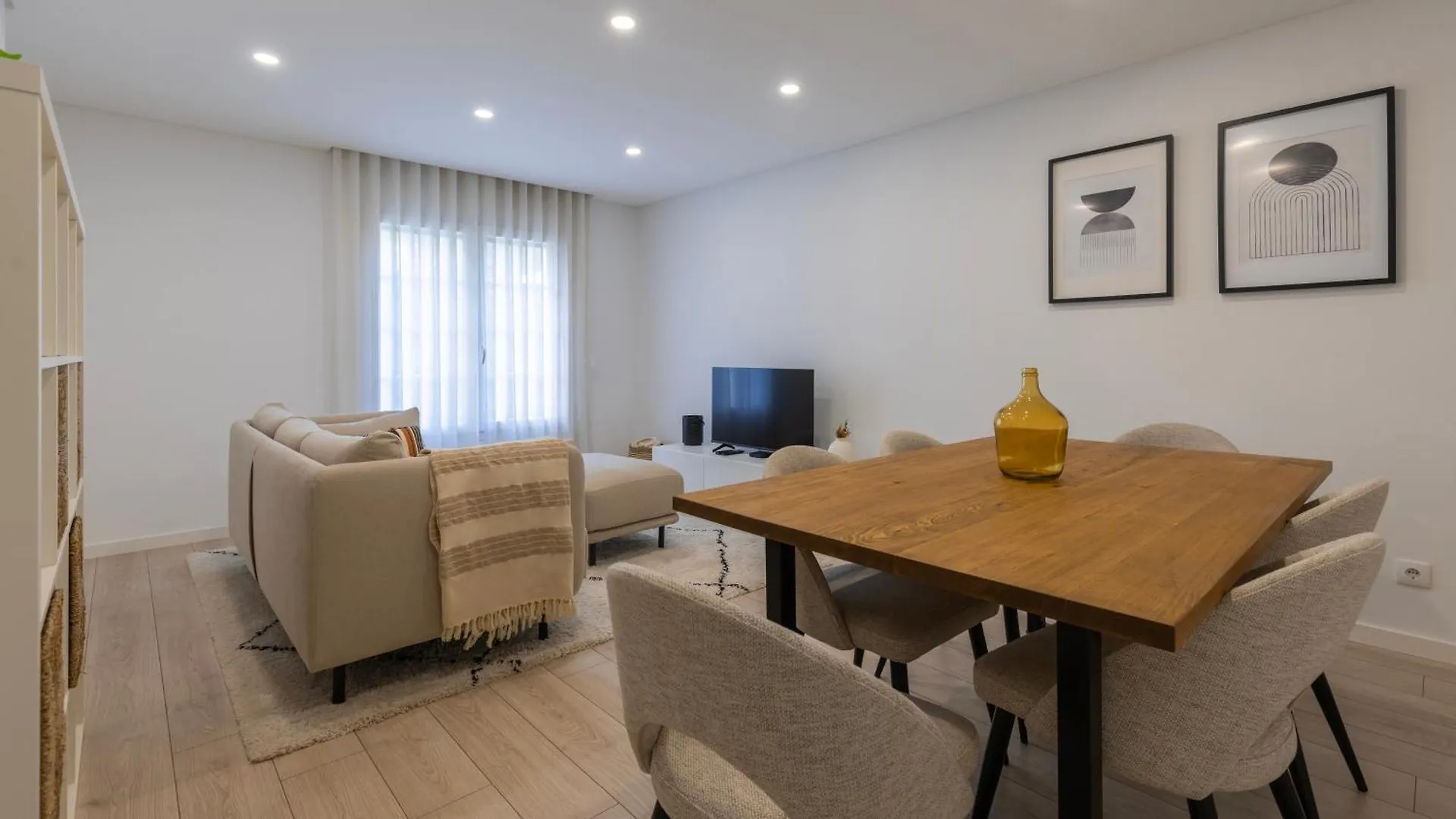 Homely 2Bdr Apartment By Lovelystay Amadora Portugal
