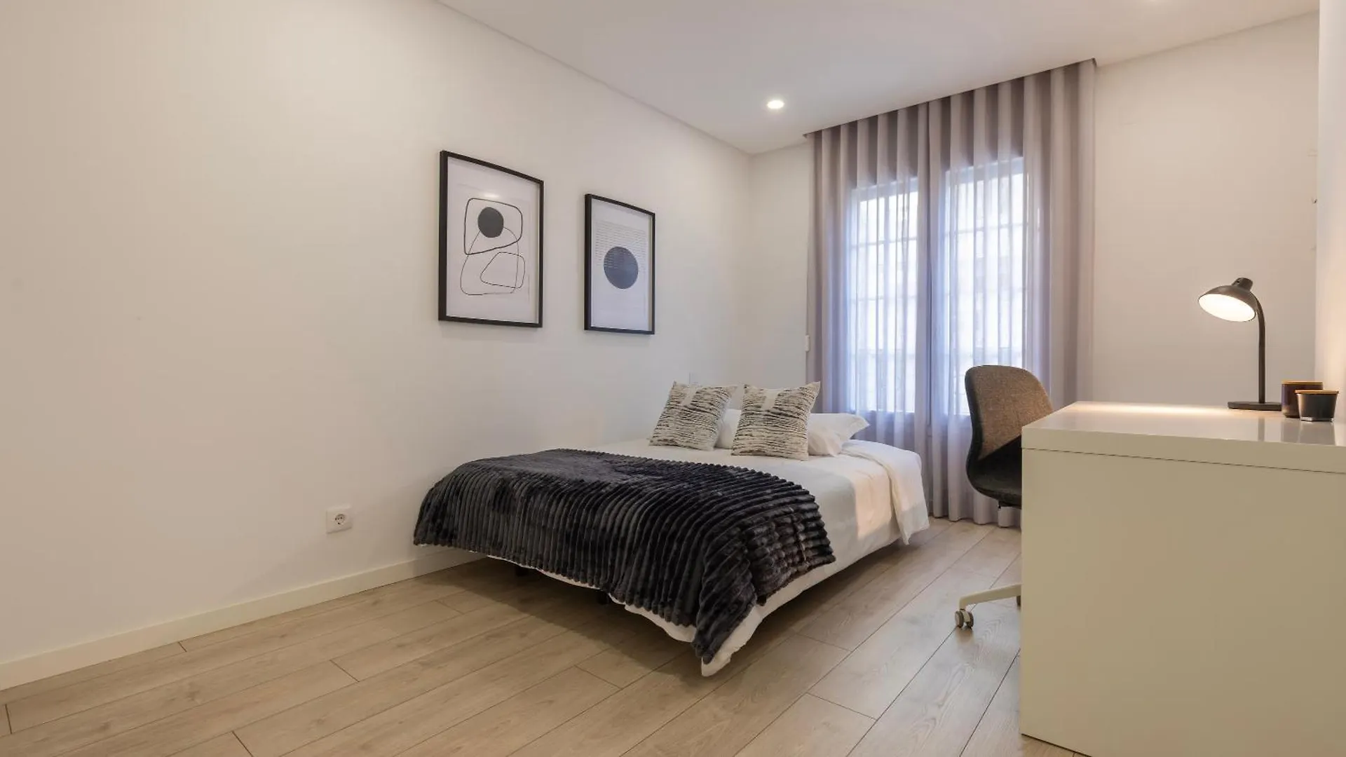 Homely 2Bdr Apartment By Lovelystay Amadora 0*,  Portugal