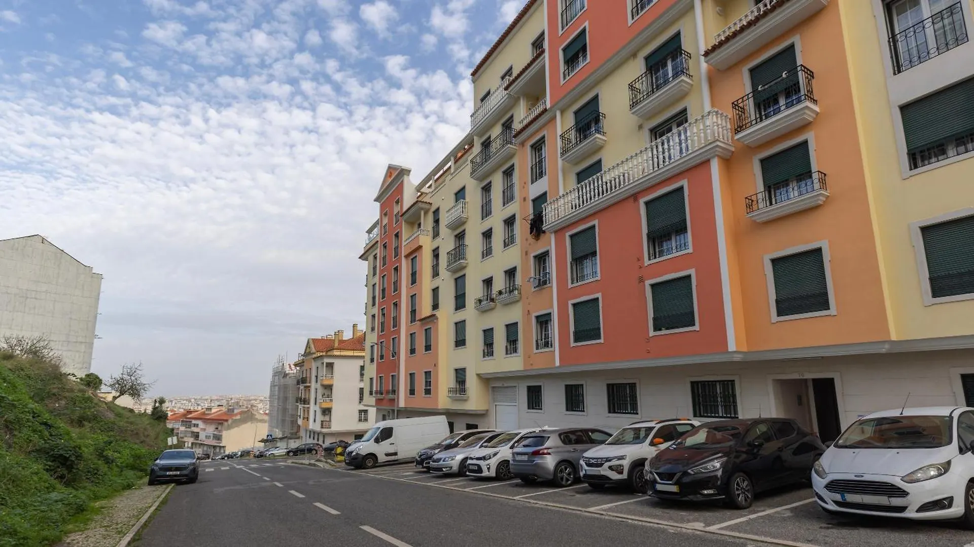 Homely 2Bdr Apartment By Lovelystay Amadora Portugal