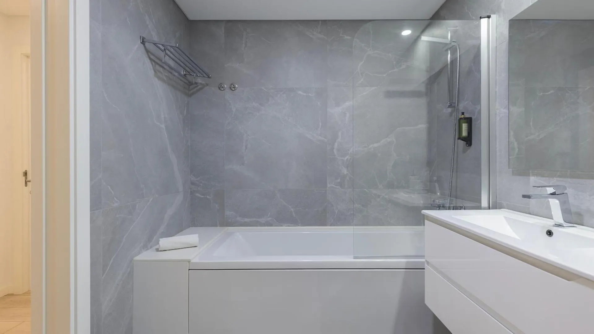 Homely 2Bdr Apartment By Lovelystay Amadora
